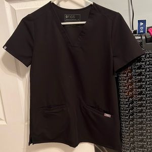 Casma Three-Pocket Scrub Top